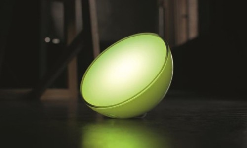 Philips 全新 Hue Go 可携带智能五彩灯